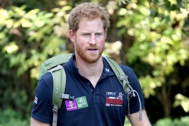 Le prince Harry participe à une étape de la "Walk of Britain" dans la cadre de «Walking With The Wounded», à Ludlow le 30 septembre 2015 