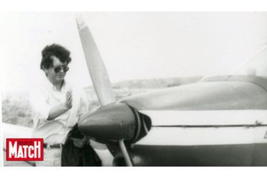 Philippe Verdon avec son avion en 1995 sur l&#039;Île de Ré. 