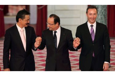 <br />
Rusdi Kirana, PDG de Lion Air, avec François Hollande et Fabrice Brégier, PDG d'Airbus.