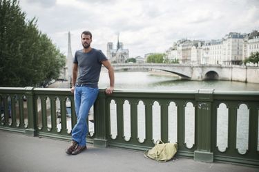 Jonathan Alpeyrie, 34 ans, jeudi 25 juillet, le lendemain de son arrivée à Paris. Il a perdu 6 kilos durant sa détention. « Je veux immédiatement reprendre ma vie où je l’ai laissée. »