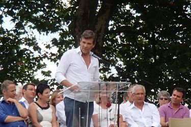 Arnaud Montebourg prononce un discours lors de la Fête de la Rose.