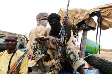 <br />
Des islamistes du groupe Ansar Dine, à Gao, au Mali, en juin dernier. 
