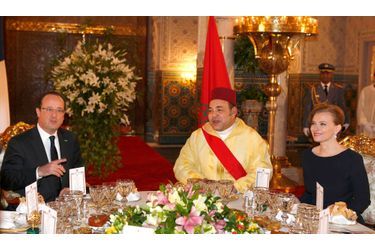 <br />
François Hollande, Mohammed VI et Valérie Trierweiler