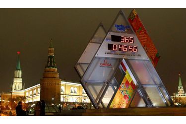 A un an des JO de Sotchi, une horloge faisant le compte à rebours a été inaugurée jeudi sur la place du Manège, près du Kremlin .