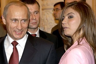 Poutine l’homme de glace fond pour Alina - Divorce
