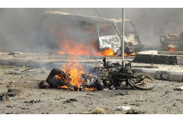 <br />
Le principal attentat a fait au moins 60 morts, jeudi, dans le centre-ville de Damas.