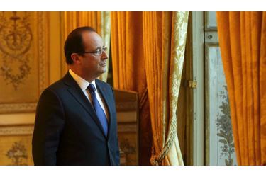 <br />
François Hollande préfère féliciter les riches Français qui choisissent de rester en France. 