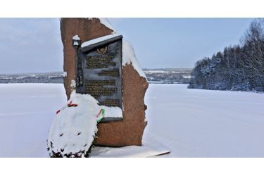 <br />
Prise par les glaces, une borne témoigne de l’exact passage de la Berezina au niveau du village de Studianka durant les derniers jours de novembre 1812.
