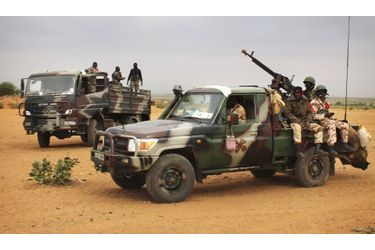 <br />
Les soldats maliens quittent Tombouctou en janvier dernier. 
