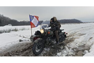 <br />
Le 3 décembre 2012, Sylvain Tesson commence son périple. Sur son Ural, un side-car de fabrication russe, il traverse  le champ de bataille de Borodino, à 100 kilomètres de Moscou. 
