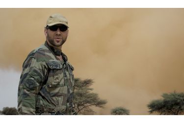 <br />
Lionel, sergent du  commando parachutiste  de l’air, est ici photographié  en Afrique en 2010.