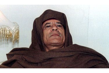 <br />
Kadhafi en Egypte en 1996. 