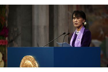 <br />
Aung San Suu Kyi prononce un discours à Oslo, samedi.