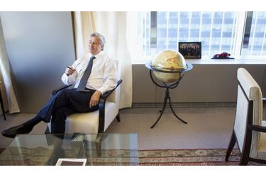 <br />
Jamie Dimon dans son bureau de Manhattan, au 48ème étage de la tour JPMorgan Chase.