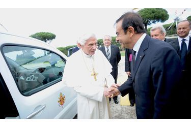 <br />
Renault a livré deux voitures électriques au Vatican.