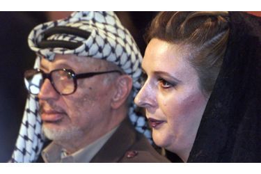 <br />
Yasser et Souha Arafat en 1999.