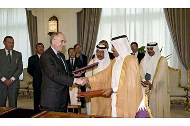<br />
Le député Hervé de Charette est aussi président de  la Chambre de commerce franco-arabe. Ici avec des visiteurs du Qatar.