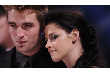 <br />
Robert Pattinson et Kristen Stewart à la première de «Twilight Révélation» en novembre 2011. 