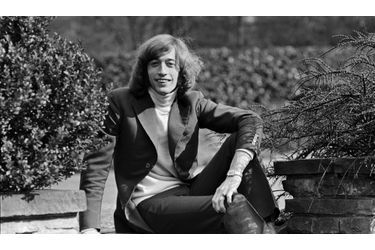 <br />
Robin Gibb, photographié chez lui en 1969 par Chris Walter