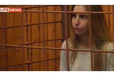 <br />
Galina Ryabkova a jeté ses enfants du quinzième étage. 