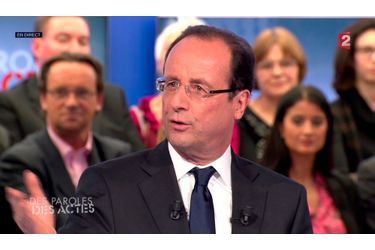 <br />
François Hollande sur le plateau de l'émission "Des paroles et des actes".