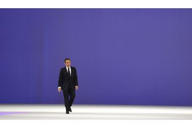 <br />
Nicolas Sarkozy arrive sur scène lors de son rassemblement géant de Villepinte, le 11 mars.