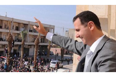 <br />
Bachar el-Assad à Ar-Raqqa en juin 2011.