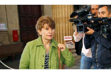 <br />
Claire Thibout arrive au tribunal de Bordeaux, le 14 septembre.