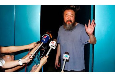 <br />
Ai Weiwei, le jour de sa libération.