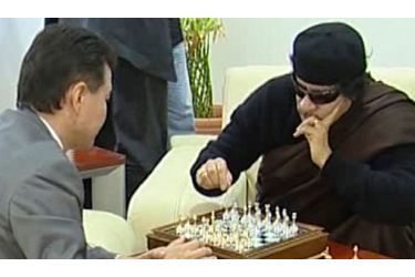 <br />
Mouammar Kadhafi lors de sa dernière apparition à la télévision libyenne.