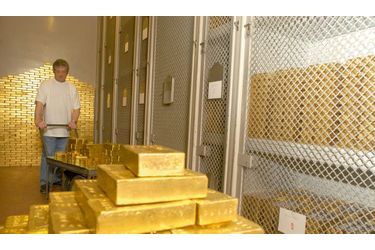 <br />
Au sous-sol de la Banque de France, au cœur de Paris,  2 345 tonnes d’or en barre sont stockées. Elles valaient, fin 2010, 82,6 milliards d’euros.