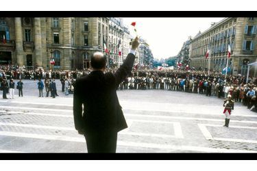 <br />
Le 21 mai 1981, le jour de son investiture, le président de la République se rend au Panthéon