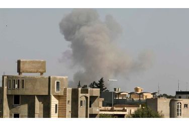 <br />
Une colonne de fumée cet après-midi sur Tripoli
