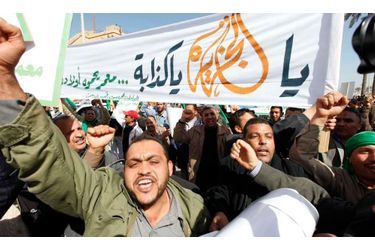 <br />
Des manifestations favorables au régime ont également eu lieu ce jeudi.