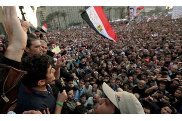 <br />
Wael Ghonim a été acclamé par des centaines de milliers de personnes place Tahrir.