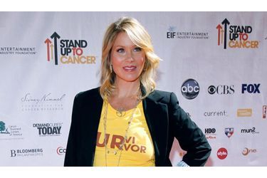 <br />
Christina Applegate portait le collier &quot;Tree of life&quot; au Stand Up to Cancer 2010.