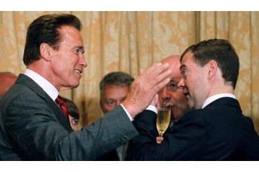 Schwarzenegger et Medvedev se parlent sur Twitter