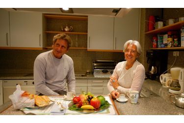 <br />
Bercy, 12 juin 2010. Ce week-end là, comme souvent,  Xavier est venu de Marseille pour retrouver Christine Lagarde.