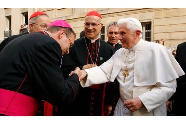 Abus sexuels: Benoît XVI s'explique sur le web