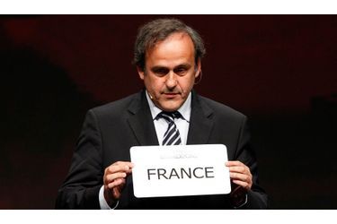 <br />
Michel Platini, le président de l’UEFA, a annoncé aujourd’hui à 13 heures que la France organisera bien l’Euro 2016.