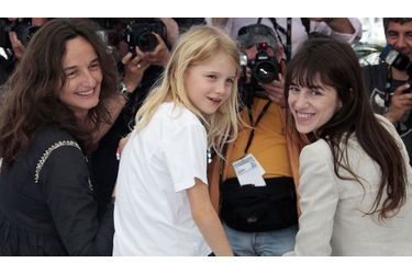 <br />
Julie Bertolucci, Charlotte Gainsbourg et Morgana Davies