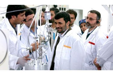 <br />
Mahmoud Ahmadinejad à la centrale de Natanz ce mardi.