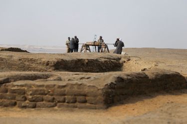 Cinq pierres tombales ont été découvertes par des archéologues égyptiens au nord-est de la pyramide du roi Merenré Ier qui régna sur l&#039;Egypte aux environs de 2.270 avant J-C.