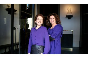 <br />
Le temps d’un entretien croisé, Simone Harari (à g.) et Fabienne Servan-Schreiber (à dr.) s’étaient par hasard vêtues de violet.
