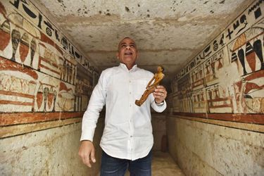 Cinq pierres tombales ont été découvertes par des archéologues égyptiens au nord-est de la pyramide du roi Merenré Ier qui régna sur l&#039;Egypte aux environs de 2.270 avant J-C.