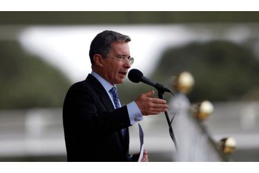 Grippe A: Le président Uribe atteint