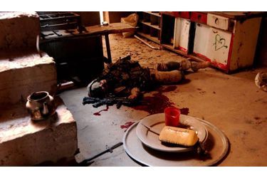 <br />
Falloujah 2004 : la publication de cette photo de l'agonie d'un Marine fait scandale. Le reporter «embedded» est expulsé de l'unité qu'il suivait.