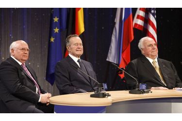 Bush, Gorbatchev et Kohl: Rencontre historique à Berlin