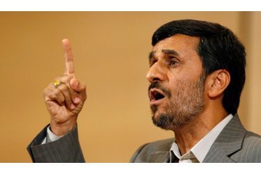 Sarkozy: "Les déclarations insensés" d'Ahmadinejad
