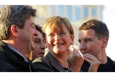 <br />
Cette photo prise en 2005 rassemble Jean-Luc Mélenchon, Olivier Besancenot et Marie-George Buffet.